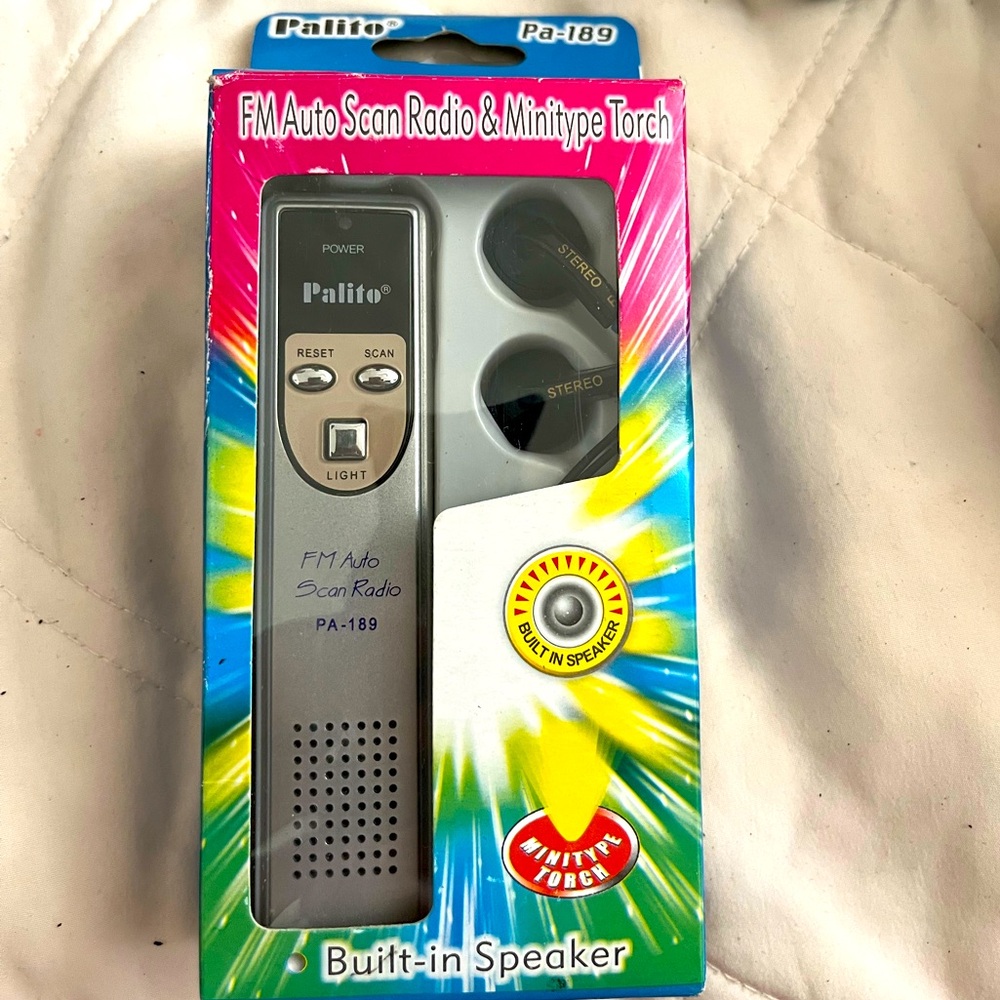 🚨MUST GO HUGE SALE🚨Rare Vintage Auto Scan Radio and Mini Type Torch